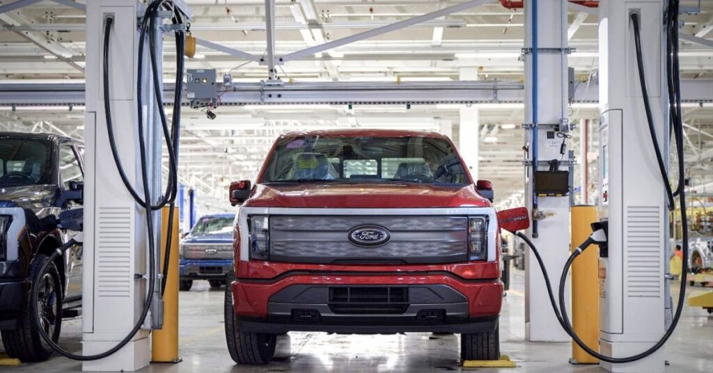 Ford loses nearly 400 participants from its EV dealer program