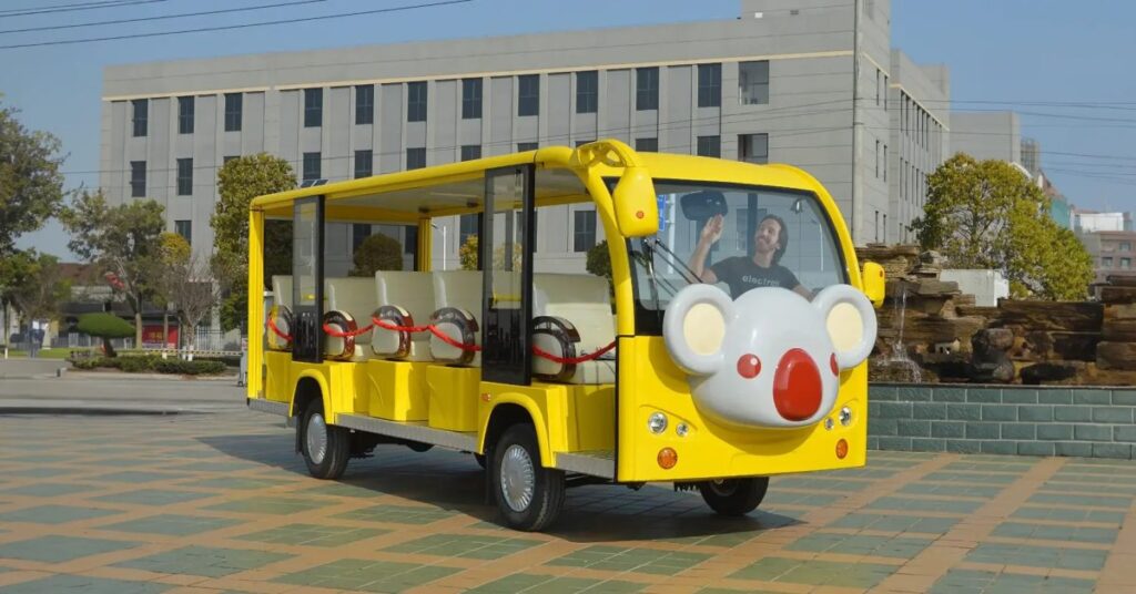 This Chinese electric bus is adorably shaped like a koala bear